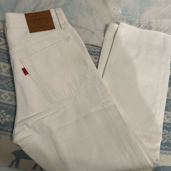 Levi Wedgie Jeans - Picture 1 of 5